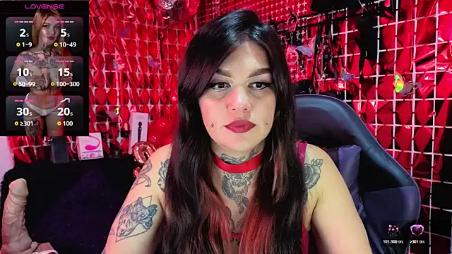 Snapshot of Zoeee_001 chatting on February 17, 2026, 1:03 am Zoeee 001 online show from February 17, 2026, 1:03 am