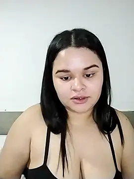 SamanthaStonee online show from May 14, 2026, 11:02 pm