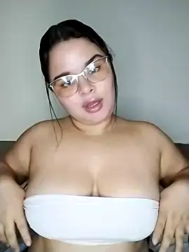 Snapshot of SamanthaStonee chatting on April 11, 2026, 3:14 am SamanthaStonee online show from April 11, 2026, 3:14 am