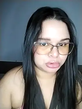 Snapshot of SamanthaStonee chatting on April 2, 2026, 6:09 am SamanthaStonee online show from April 2, 2026, 6:09 am