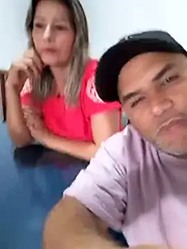 Snapshot of wessAndSandri chatting on April 7, 2026, 7:48 pm wessAndSandri online show from April 7, 2026, 7:48 pm