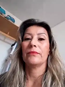 Snapshot of wessAndSandri chatting on April 10, 2026, 7:54 pm wessAndSandri online show from April 10, 2026, 7:54 pm