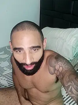 Snapshot of Lucius40 chatting on February 22, 2026, 11:17 pm Lucius40 online show from February 22, 2026, 11:17 pm