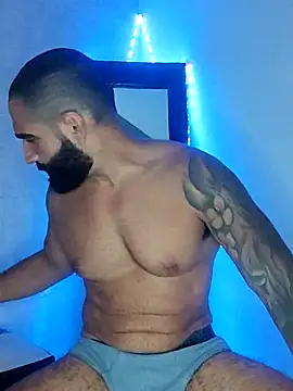 Snapshot of Lucius40 chatting on February 24, 2026, 4:24 am Lucius40 online show from February 24, 2026, 4:24 am