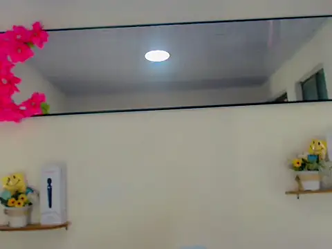 Darianna Atehortua online show from April 10, 2026, 9:55 pm