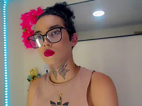 Darianna Atehortua online show from April 14, 2026, 9:20 pm