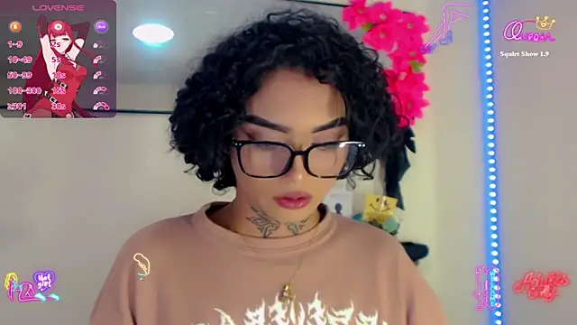 Darianna Atehortua online show from April 4, 2026, 9:32 pm