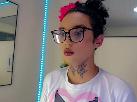 Darianna Atehortua online show from April 11, 2026, 9:29 pm