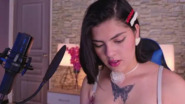 butterflyx39 online show from May 25, 2026, 7:01 pm