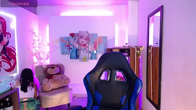 Snapshot of FIORELLA_L chatting on March 17, 2026, 12:19 pm FIORELLA L online show from March 17, 2026, 12:19 pm