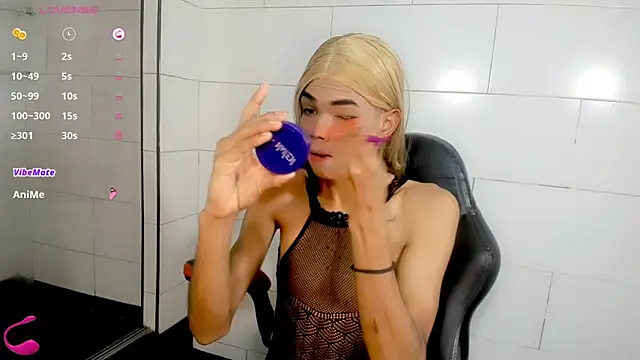 Karol Vanessa   online show from May 10, 2026, 5:04 pm