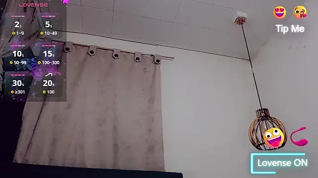 Snapshot of Karol_Vanessa__ chatting on February 17, 2026, 3:26 am Karol Vanessa online show from February 17, 2026, 3:26 am