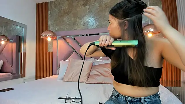 Snapshot of ChloeandAdam chatting on March 29, 2026, 1:51 am ChloeandAdam online show from March 29, 2026, 1:51 am