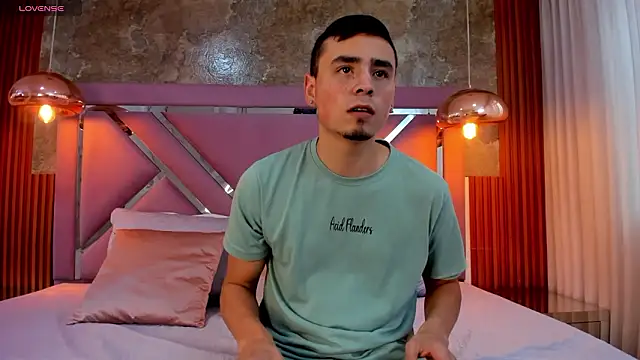 Snapshot of ChloeandAdam chatting on March 8, 2026, 9:29 pm ChloeandAdam online show from March 8, 2026, 9:29 pm