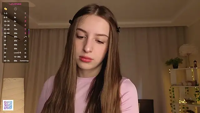 Snapshot of LeanneDinkle chatting on March 10, 2026, 4:27 am LeanneDinkle online show from March 10, 2026, 4:27 am