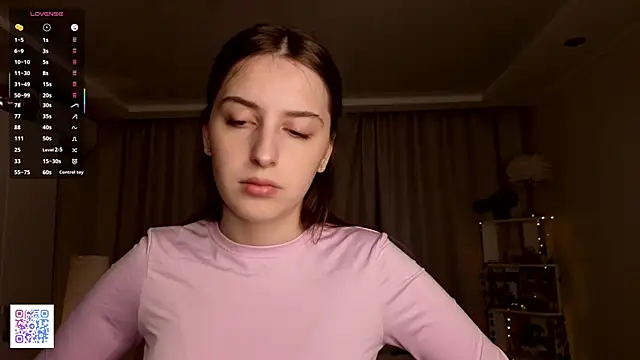 Snapshot of LeanneDinkle chatting on April 11, 2026, 4:31 am LeanneDinkle online show from April 11, 2026, 4:31 am