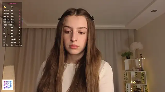 Snapshot of LeanneDinkle chatting on March 14, 2026, 4:29 am LeanneDinkle online show from March 14, 2026, 4:29 am