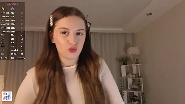 Snapshot of LeanneDinkle chatting on March 19, 2026, 4:34 am LeanneDinkle online show from March 19, 2026, 4:34 am