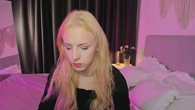 Tiffany  King online show from May 16, 2026, 5:39 am