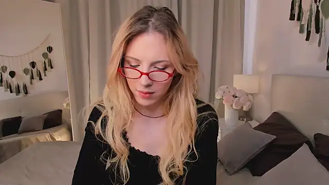 Tiffany  King online show from May 10, 2026, 5:55 am