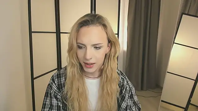 Snapshot of Tiffany__King chatting on March 14, 2026, 8:26 pm Tiffany King online show from March 14, 2026, 8:26 pm