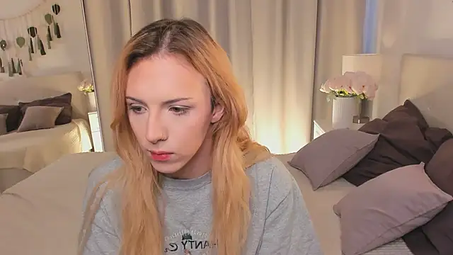 Snapshot of Tiffany__King chatting on April 14, 2026, 5:45 am Tiffany King online show from April 14, 2026, 5:45 am