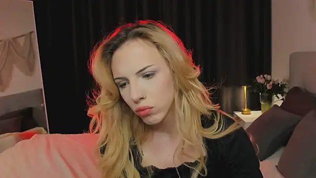 Snapshot of Tiffany__King chatting on April 12, 2026, 6:05 am Tiffany King online show from April 12, 2026, 6:05 am