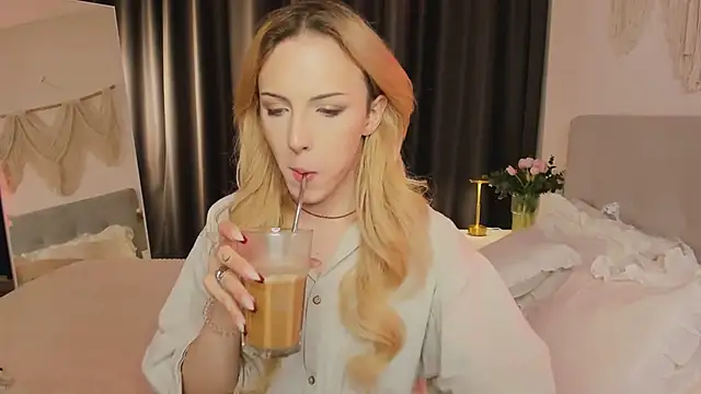 Snapshot of Tiffany__King chatting on April 8, 2026, 5:31 am Tiffany King online show from April 8, 2026, 5:31 am