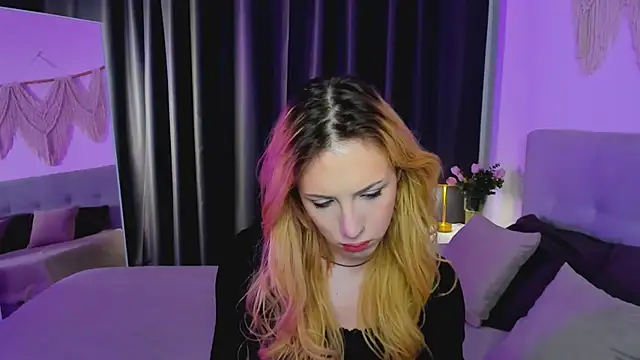 Tiffany  King online show from May 8, 2026, 5:44 am