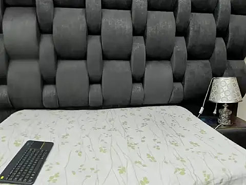 vlisper online show from February 10, 2026, 5:56 pm