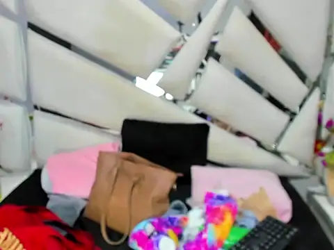  EmilySquirt online show from February 13, 2026, 1:33 pm