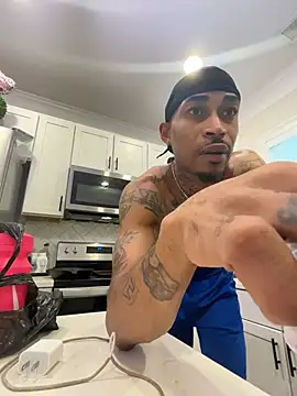 StillArQuez online show from July 7, 2026, 10:02 pm