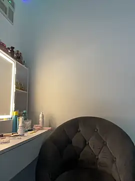 Snapshot of Just-Lilly chatting on March 23, 2026, 1:33 pm Just-Lilly online show from March 23, 2026, 1:33 pm