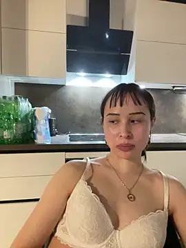 Snapshot of Just-Lilly chatting on April 1, 2026, 6:05 pm Just-Lilly online show from April 1, 2026, 6:05 pm