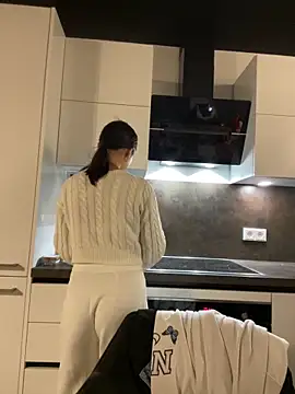 Snapshot of Just-Lilly chatting on April 5, 2026, 3:13 am Just-Lilly online show from April 5, 2026, 3:13 am