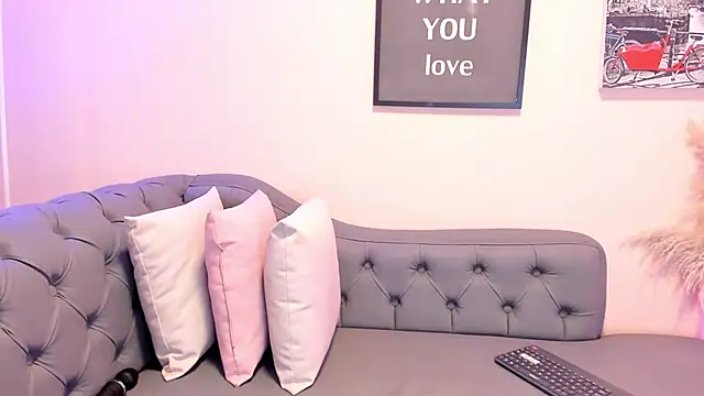 Snapshot of Alison_bellee chatting on February 25, 2026, 6:19 pm Alison bellee online show from February 25, 2026, 6:19 pm