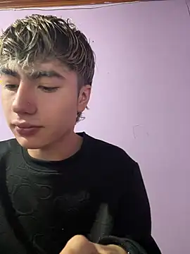 AlexanderCollman2 online show from April 8, 2026, 2:13 am