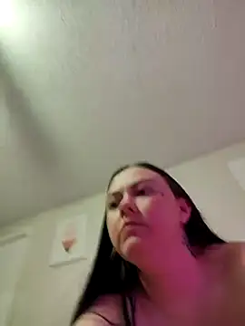 Snapshot of Ariesbabe16 chatting on February 3, 2026, 5:05 am Ariesbabe16 online show from February 3, 2026, 5:05 am