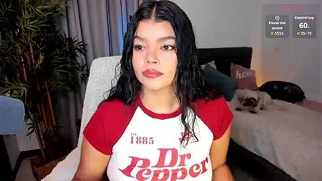 moonhelen online show from March 4, 2026, 12:29 am