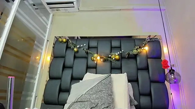 Isabella falcon online show from June 16, 2026, 2:44 am