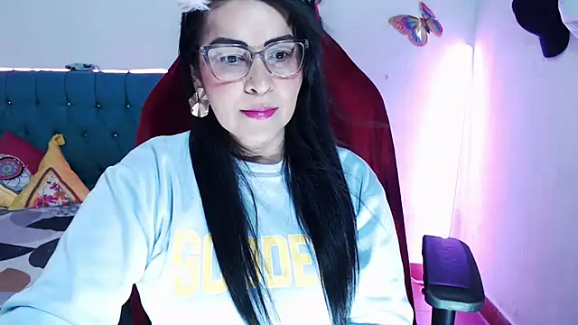 hotsweet-69 online show from May 15, 2026, 6:11 am