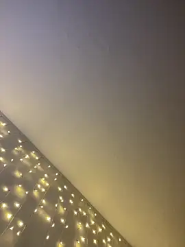 JasmineGlow7 online show from April 9, 2026, 9:32 pm