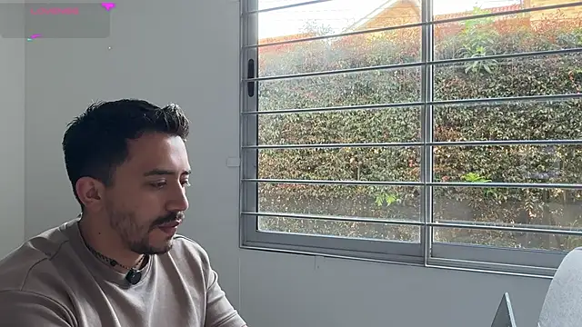 Snapshot of Sofii_n_Diego chatting on May 3, 2026, 8:23 pm Sofii n Diego online show from May 3, 2026, 8:23 pm
