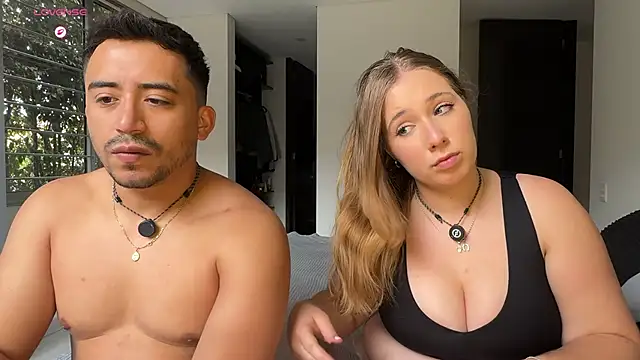 Snapshot of Sofii_n_Diego chatting on May 30, 2026, 8:25 pm Sofii n Diego online show from May 30, 2026, 8:25 pm