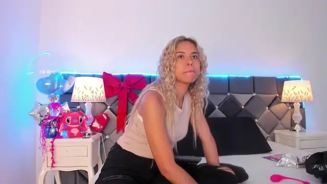 Snapshot of _Giorgiina_ chatting on February 9, 2026, 12:14 pm Giorgiina online show from February 9, 2026, 12:14 pm