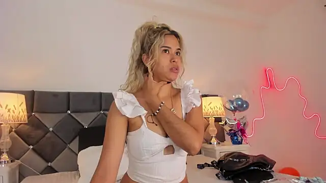 Snapshot of _Giorgiina_ chatting on February 27, 2026, 12:16 pm Giorgiina online show from February 27, 2026, 12:16 pm