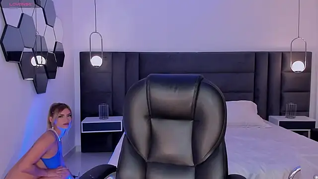 Snapshot of KyomiVelvet chatting on February 18, 2026, 7:21 pm KyomiVelvet online show from February 18, 2026, 7:21 pm