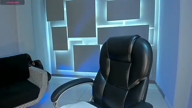 ScarlettRose X online show from March 5, 2026, 7:43 pm