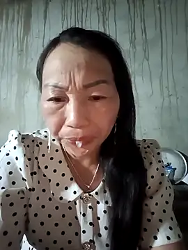 baby 112233 online show from April 12, 2026, 10:46 pm