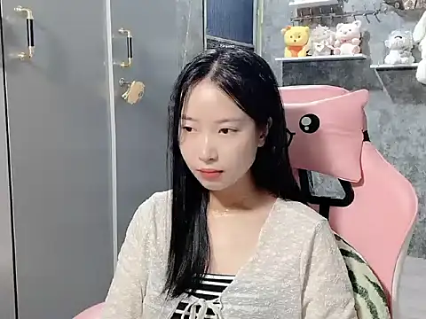 Linne6789 online show from April 5, 2026, 4:19 am